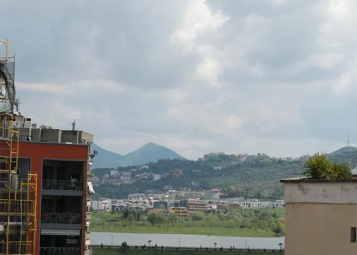 Lindi's 8/3 Appartamento Tirana